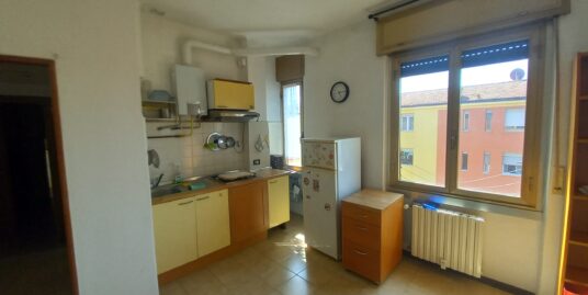 2 locali libero subito