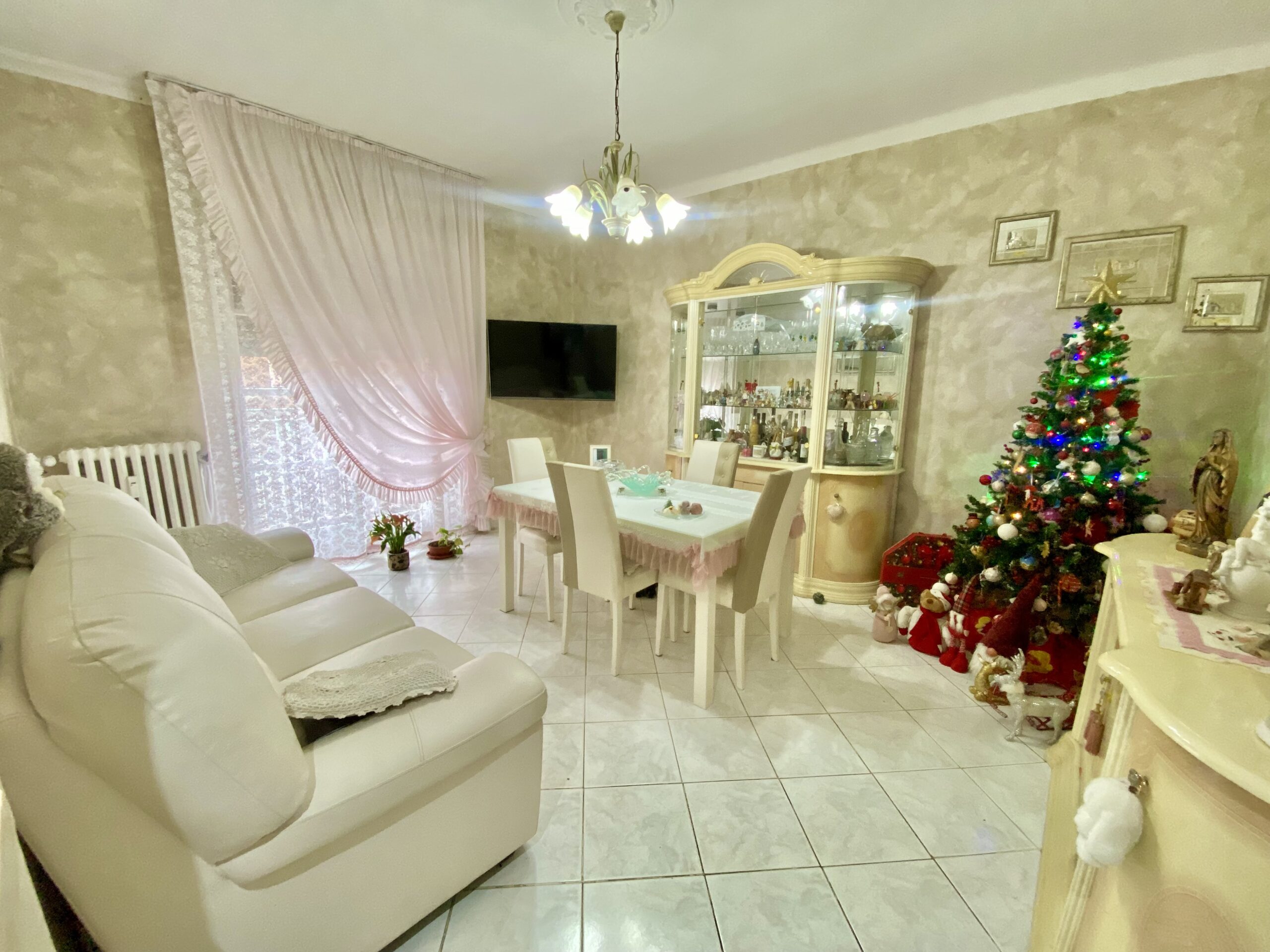 3 locali con doppia esposizione interna