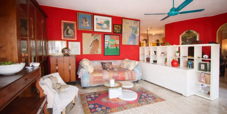 1B526C75-9340-49E7-8ACE-1B5FFF8042D9