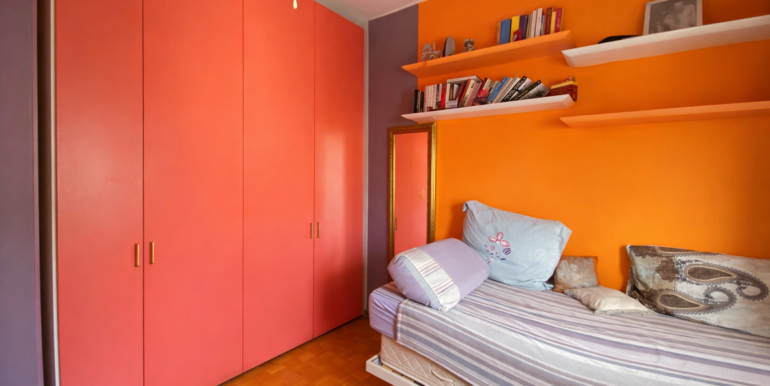 50F5100D-6A12-4138-9B57-CD0BEAEAF4FA