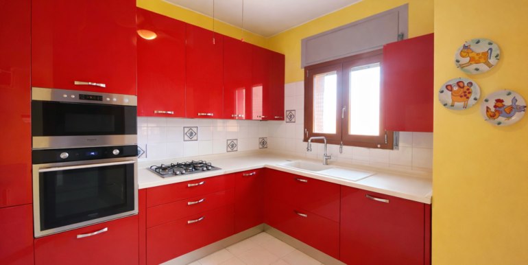 52768700-E737-4627-8CDF-F8C054FF4287