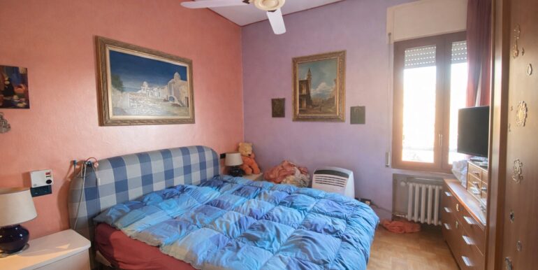 8DB460B0-35F3-40B7-820E-4F2A55EBA2E7