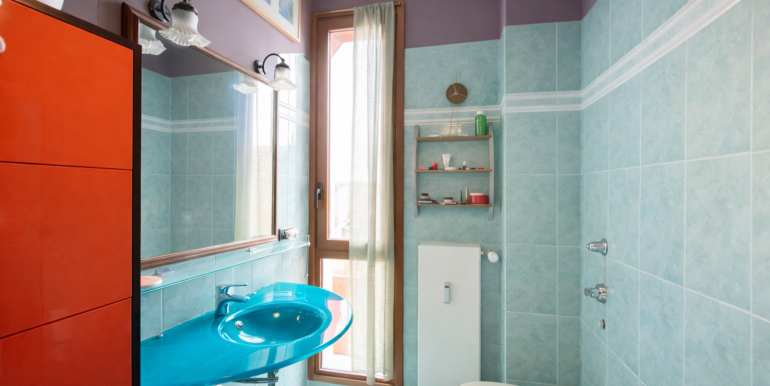 CF826D0D-1118-4E63-974D-7142A3665885