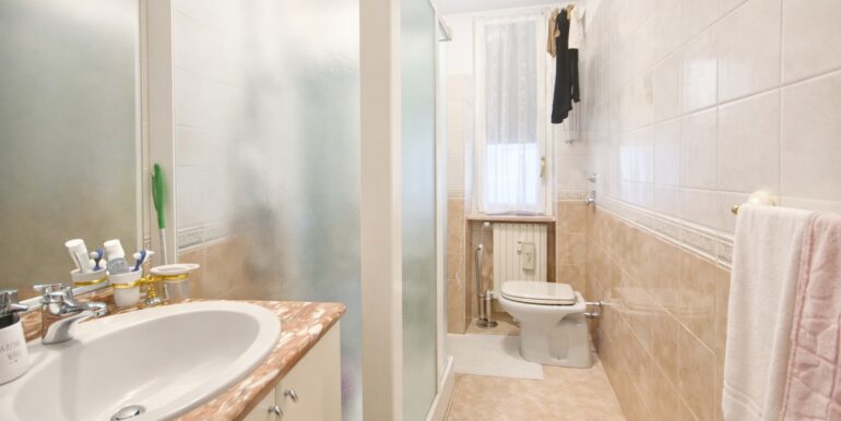 2CBDB340-38D9-4E28-B576-DB86F7C66C12