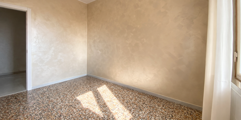 EE1DC450-1520-43E1-92DB-5C296FF86AA1