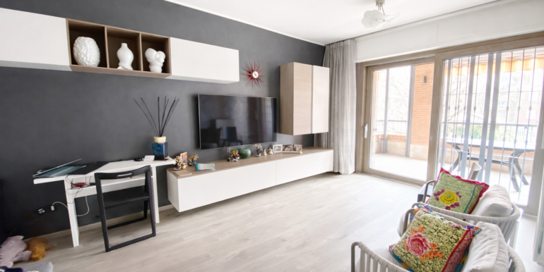 24934EF9-47FA-44DF-BAA8-5F890E2F5D25