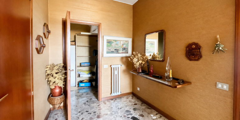 2F653C70-8893-4CC0-ABD5-420531D76128