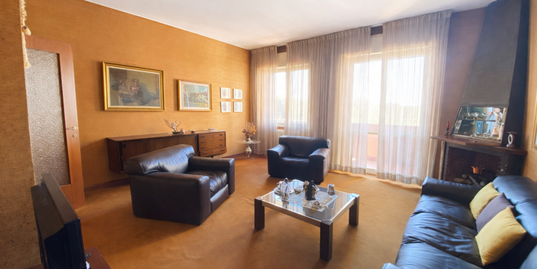 579E2797-8CDA-4E18-8760-A9FCCAF22EB8