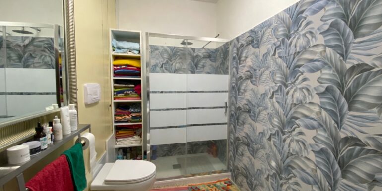 61559C9B-E325-41CA-BE91-F23053D37E79