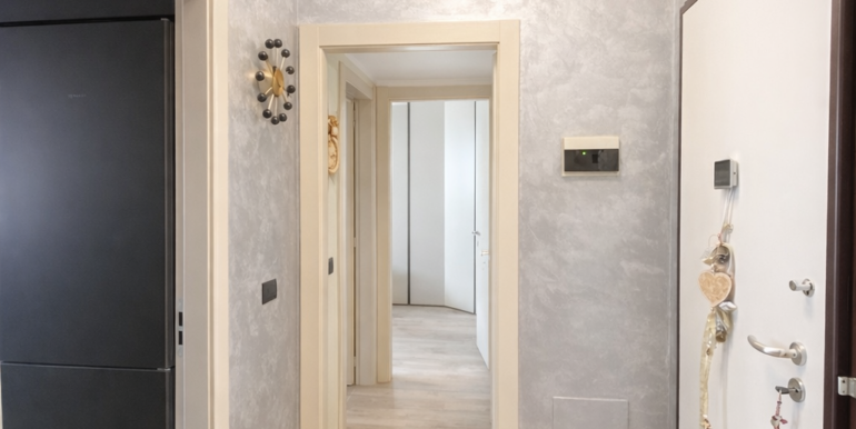 91549E12-8782-4F11-934A-A2AB9612CFF9