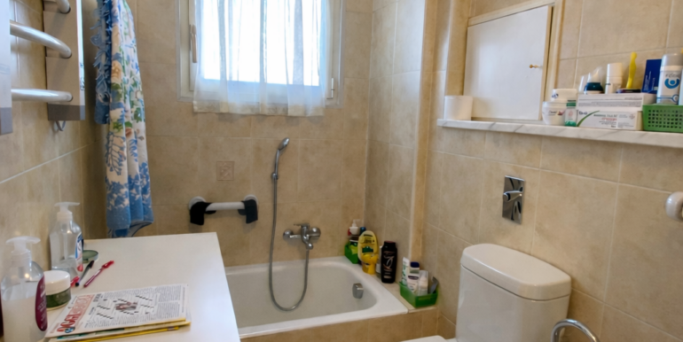 AC4E26C4-BB00-4B81-B5B7-8D0403CABFEE