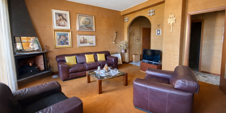 D9196223-5418-42AE-B5D3-C4EFAA41AB05