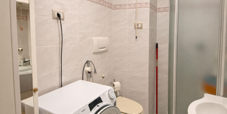 DF77EA6C-7E67-40E7-8F1E-9405C4041A6C