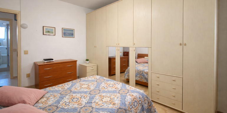 F5169970-43B5-42E6-8907-EDAEAA181A80