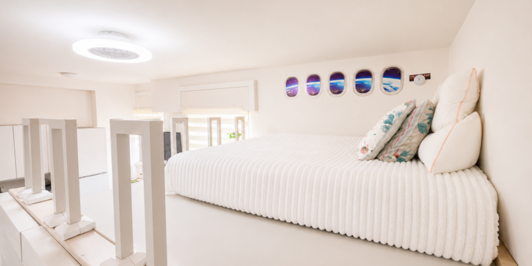 946A8C33-9D12-483A-981F-E8EDA9DEE31B